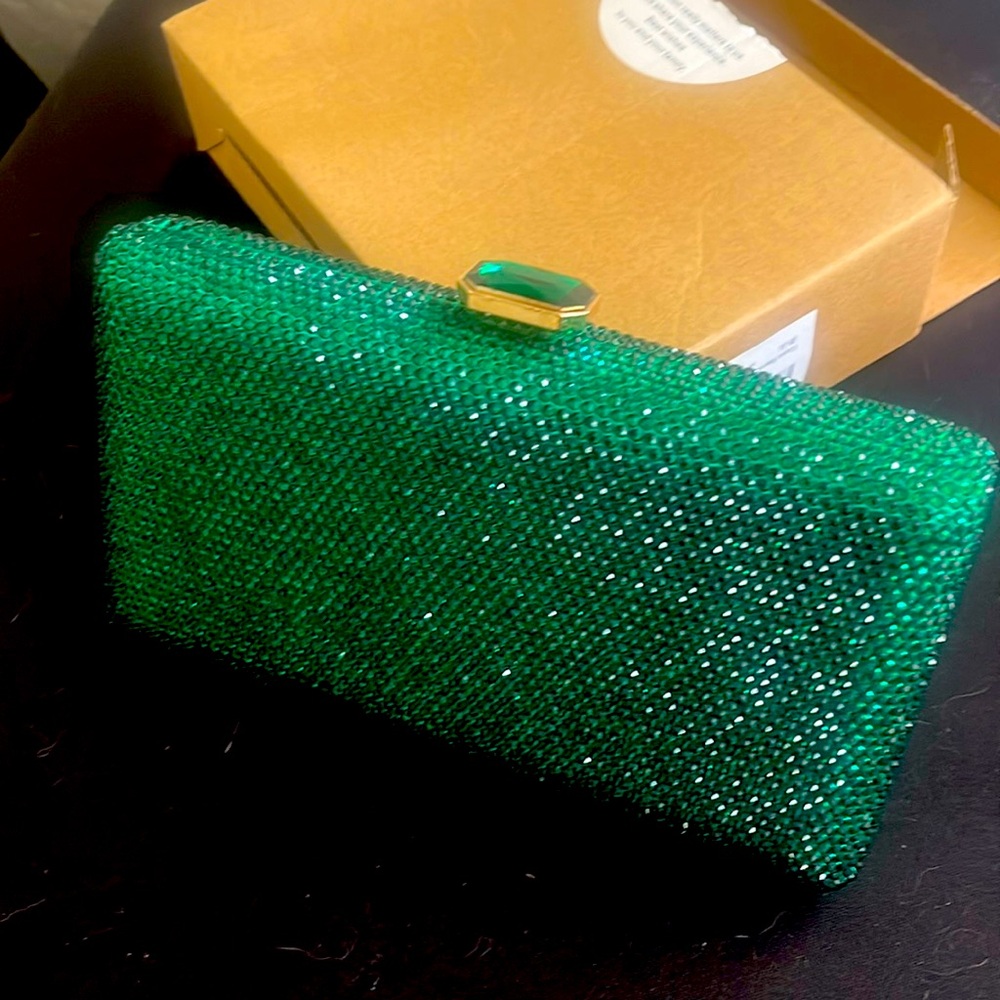 Pretty Sparkly Green Clutch w/ Jewel Closure